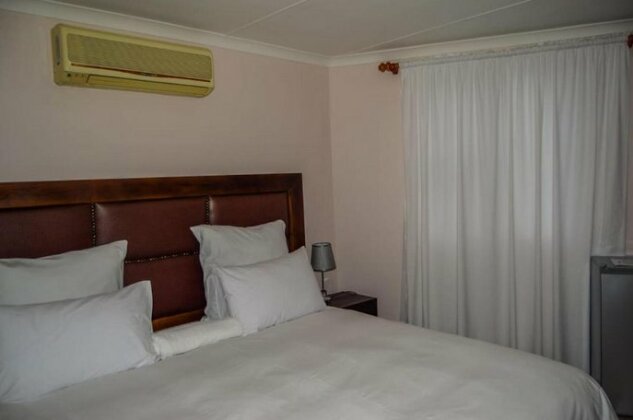 Emangunini Bed & Breakfast - Photo4