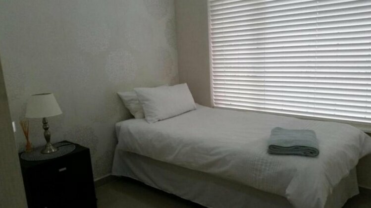 Porpoise Lodge - Photo2