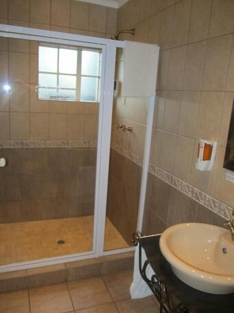 Crystal Sands Guesthouse - Photo5