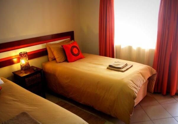 Grand Central Guesthouse - Photo2