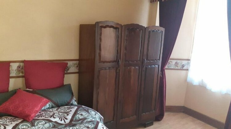 Karl Heyne Guesthouse - Photo2