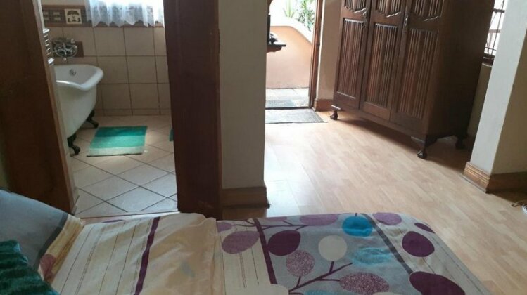 Karl Heyne Guesthouse - Photo3