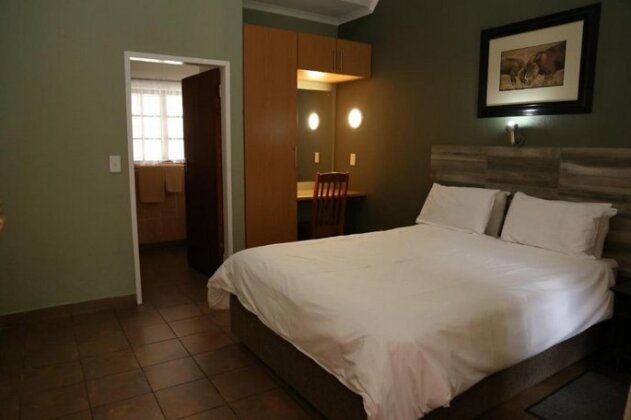 Palm Lodge Rustenburg - Photo2