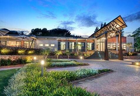 Protea Hotel by Marriott Rustenburg Hunters Rest - Photo2