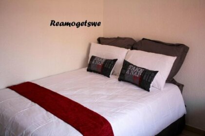 Reamogetswe Bed and Breakfast