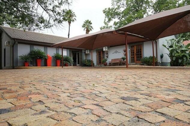 Rustenburg Inn - Photo2