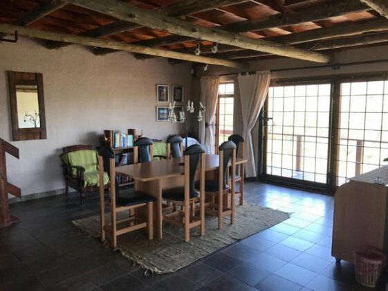Rustic Cottage Rustenburg - Photo3