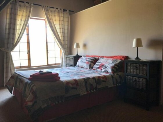 Rustic Cottage Rustenburg - Photo4