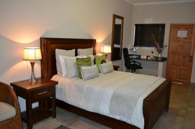 Safari Gardens Guesthouse - Photo3