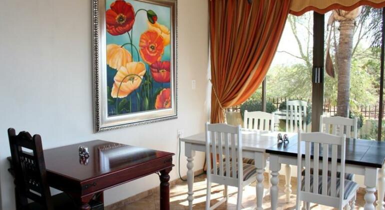 Sunset Ridge Guest House - Photo3