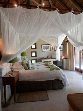 Thornybush Simbambili Lodge