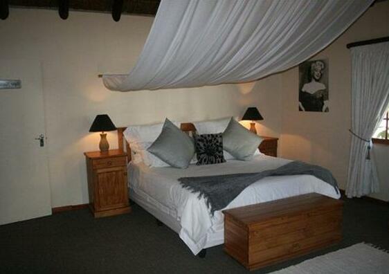 St Francis Bay Lodge - Photo4