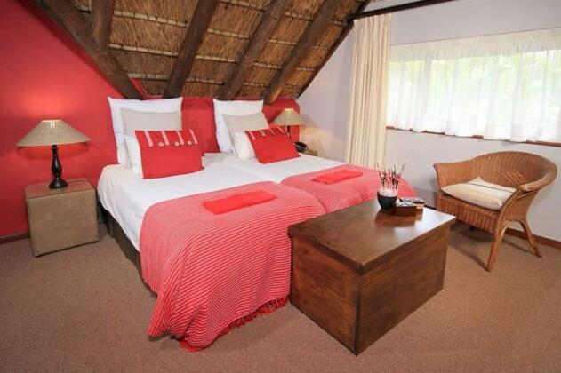 Thatchwood Country Lodge - Photo2