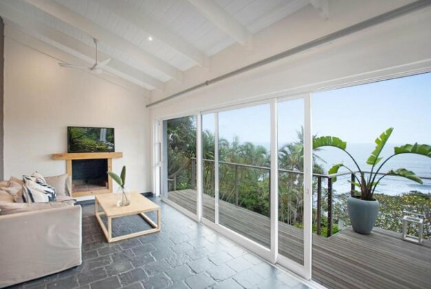 Spectacular Villa on a Secluded Beach - Photo4