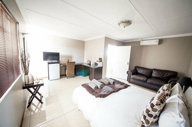 Kleinplasie Guesthouse - Photo3