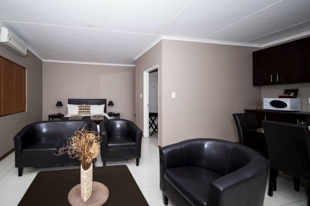 Kleinplasie Guesthouse - Photo4