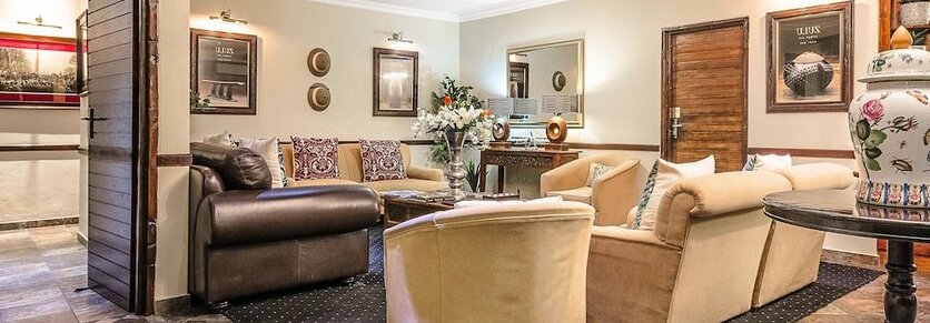 At Heritage House - Photo2