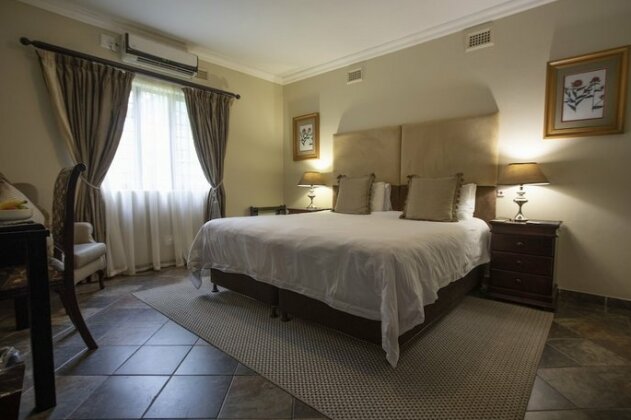 At Heritage House - Photo4