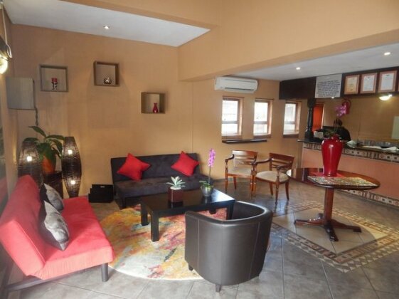 Elephant Lake Hotel - Photo3