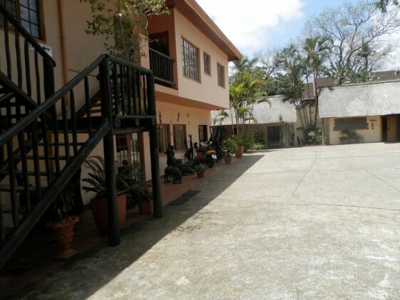  Photo 1