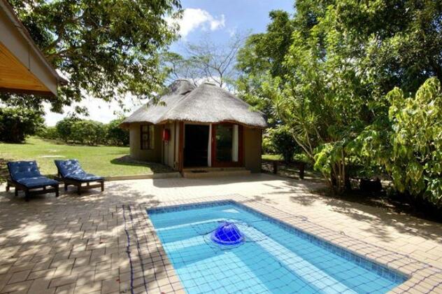 Monzi Safari Lodge - Photo4
