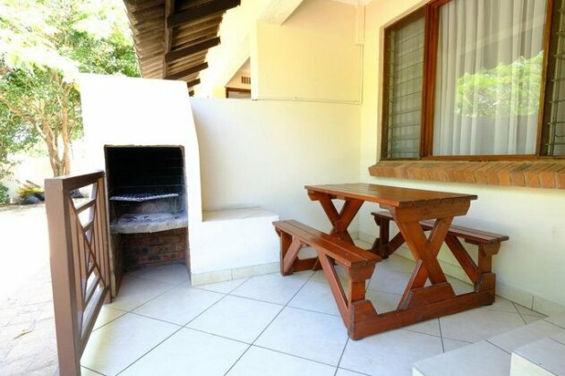 St Lucia Palms - Photo2
