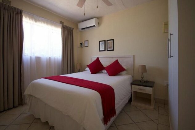 St Lucia Palms - Photo3