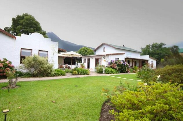 The Village Lodge Stormsrivier - Photo2