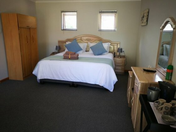The Village Lodge Stormsrivier - Photo5
