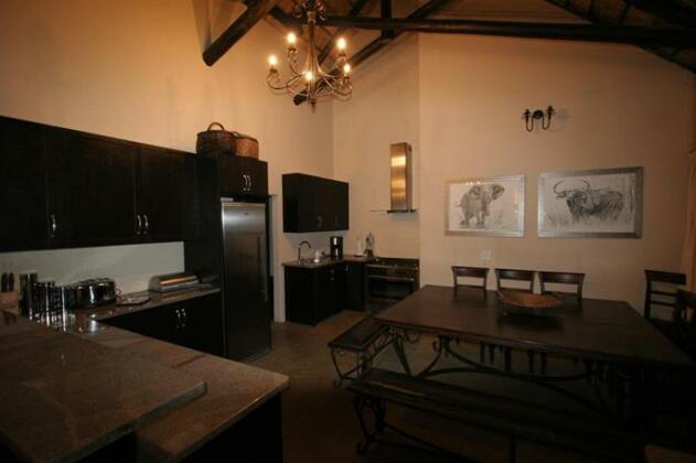 Buffalo Thorn Lodge - Photo3