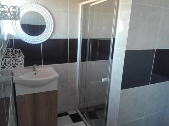 Joezebel Guesthouse - Photo3