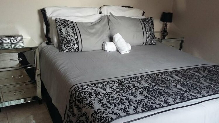 Vicky B Bed and Breakfast - Photo4