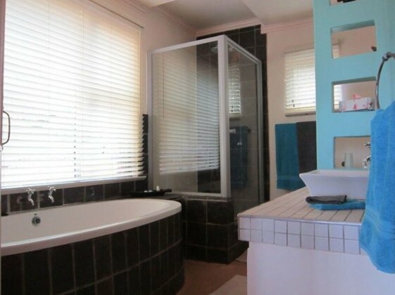 Marula Cottage Guest Lodge - Photo5