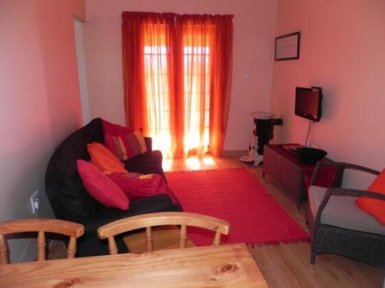 J&B Lodge - Photo4