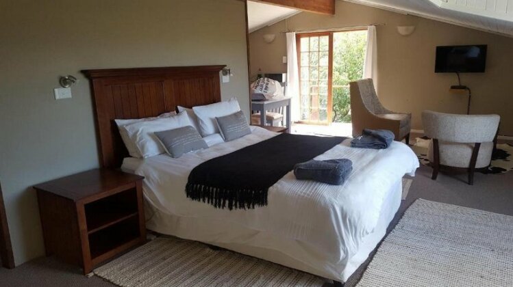 Over the Edge Cottage - Photo3