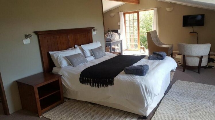 Over the Edge Cottage - Photo4