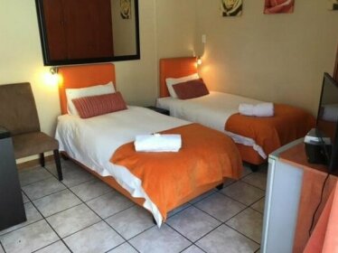28 Degrees North West Guesthouse
