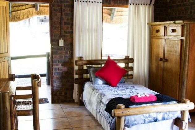 Mahathi Bush Lodge - Photo3