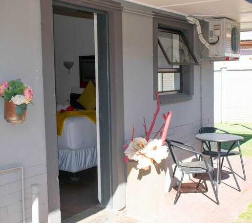 Sinesan Guesthouse - Photo2