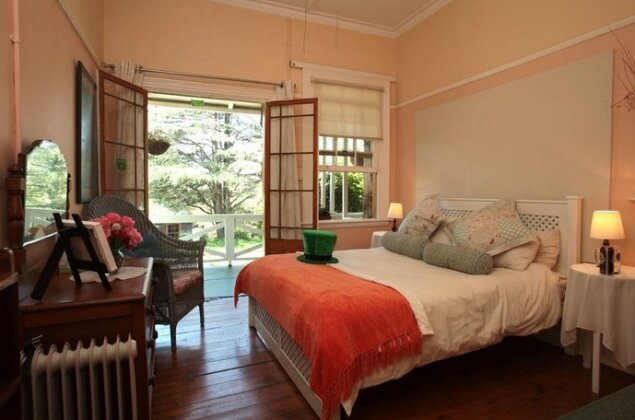 Shamrock Arms Guest Lodge - Photo3