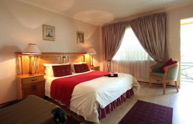 Shamrock Arms Guest Lodge - Photo5