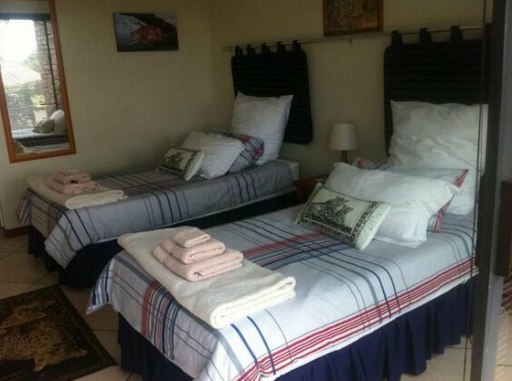 Longmere Cottages - Photo5