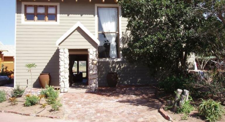 Riverside Hide- Away - Photo2