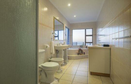 Shining Waters Guest House - Photo4