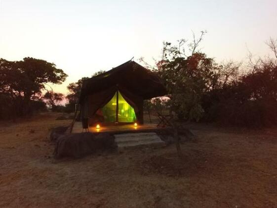 Kubu Kweena Lodge - Photo2