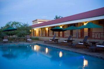 Courtyard Victoria Falls - Photo5