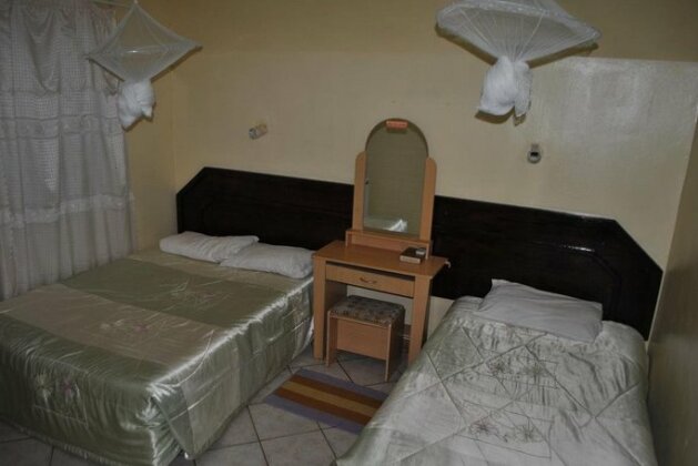 Lubamutu VIP Guest House - Photo5