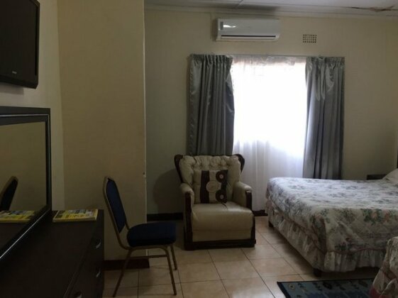 Roysam Lodge - Photo5