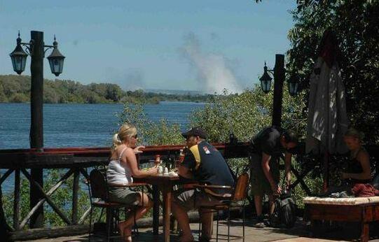 The Victoria Falls Waterfront - Photo5