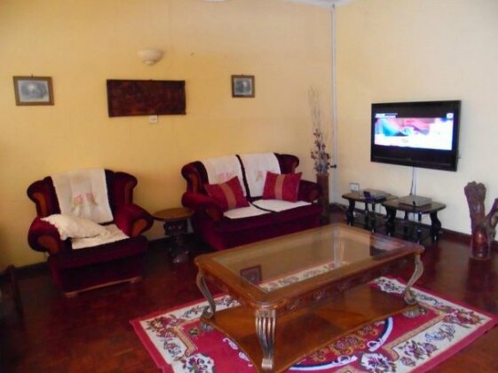 Thompson's Guest House - Photo2